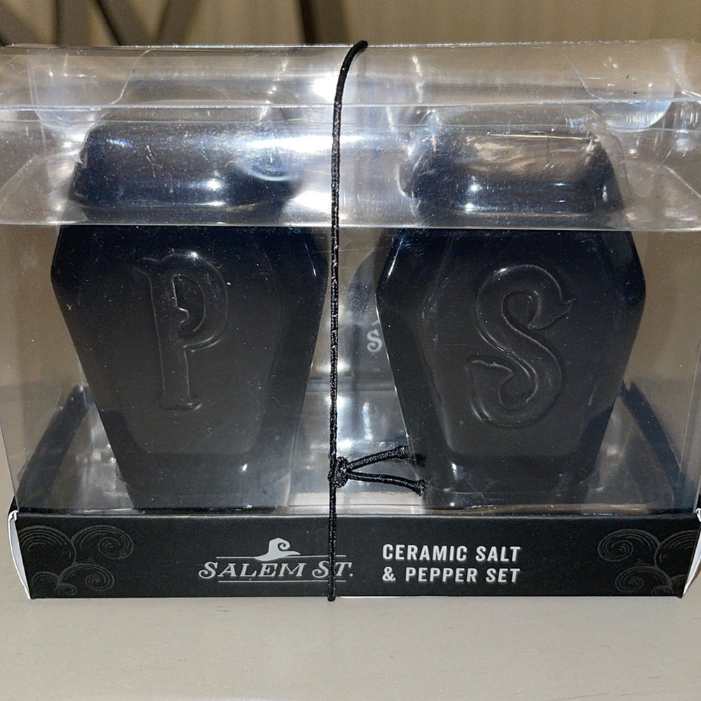 Salem St. Tombstone Salt and Pepper Shakers